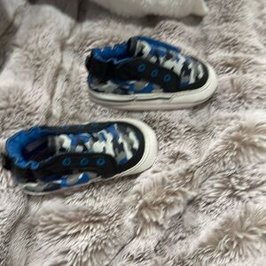 Robeez 6-12 months shoes